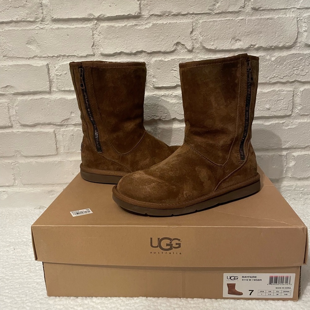Gently worn vintage UGG Chestnut Suede Ankle Boots